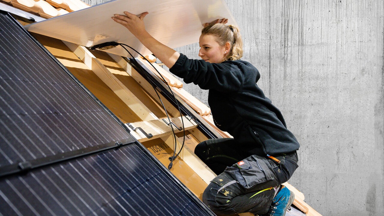 Ab Sommer 2024 beginnt die Ausbildung für den Beruf Solarinstallateur/in EFZ. 