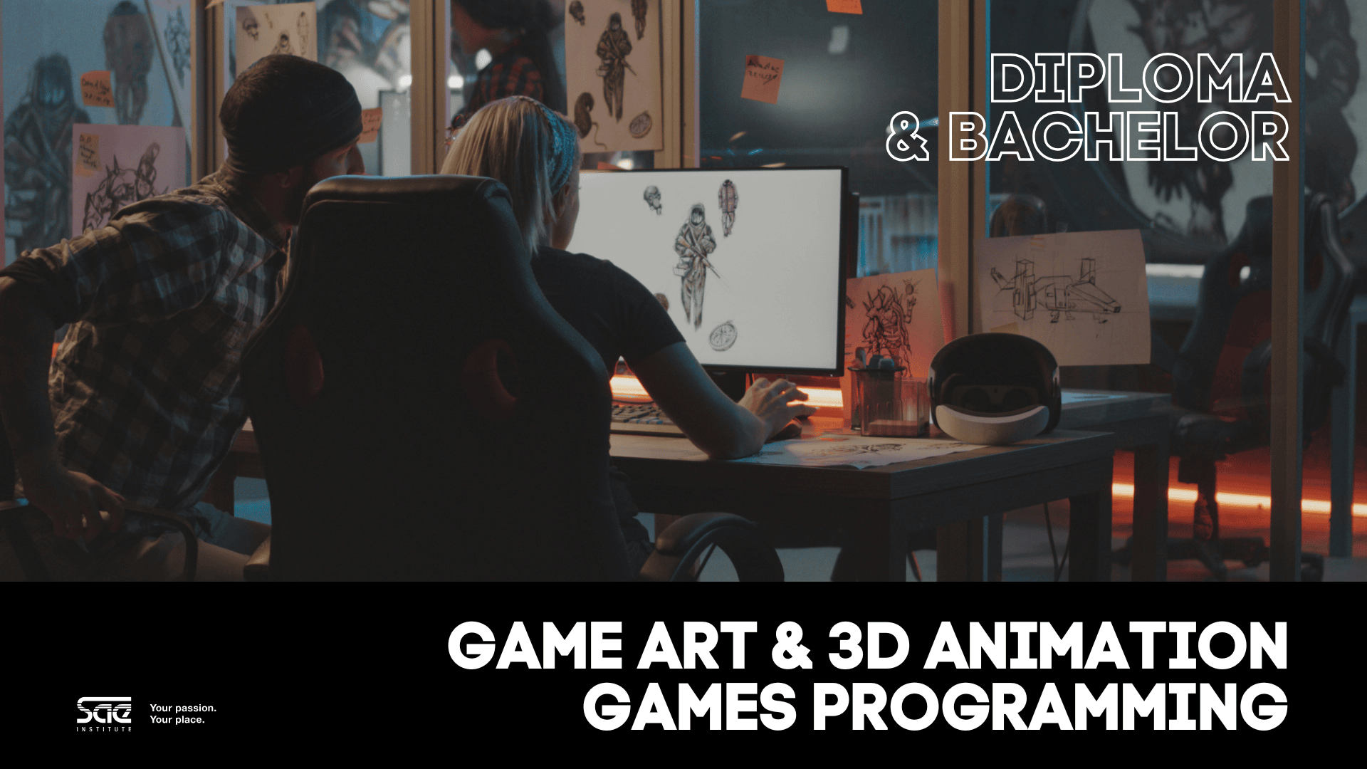 Zwei Personen sitzen in einem schwach beleuchteten Studio an einem Computer mit einer digitalen Kunstanzeige. Der Text lautet: "Diplom & Bachelor. Game Art & 3D Animation. Games Programming." In der Ecke erscheint das Logo des SAGE Institute.