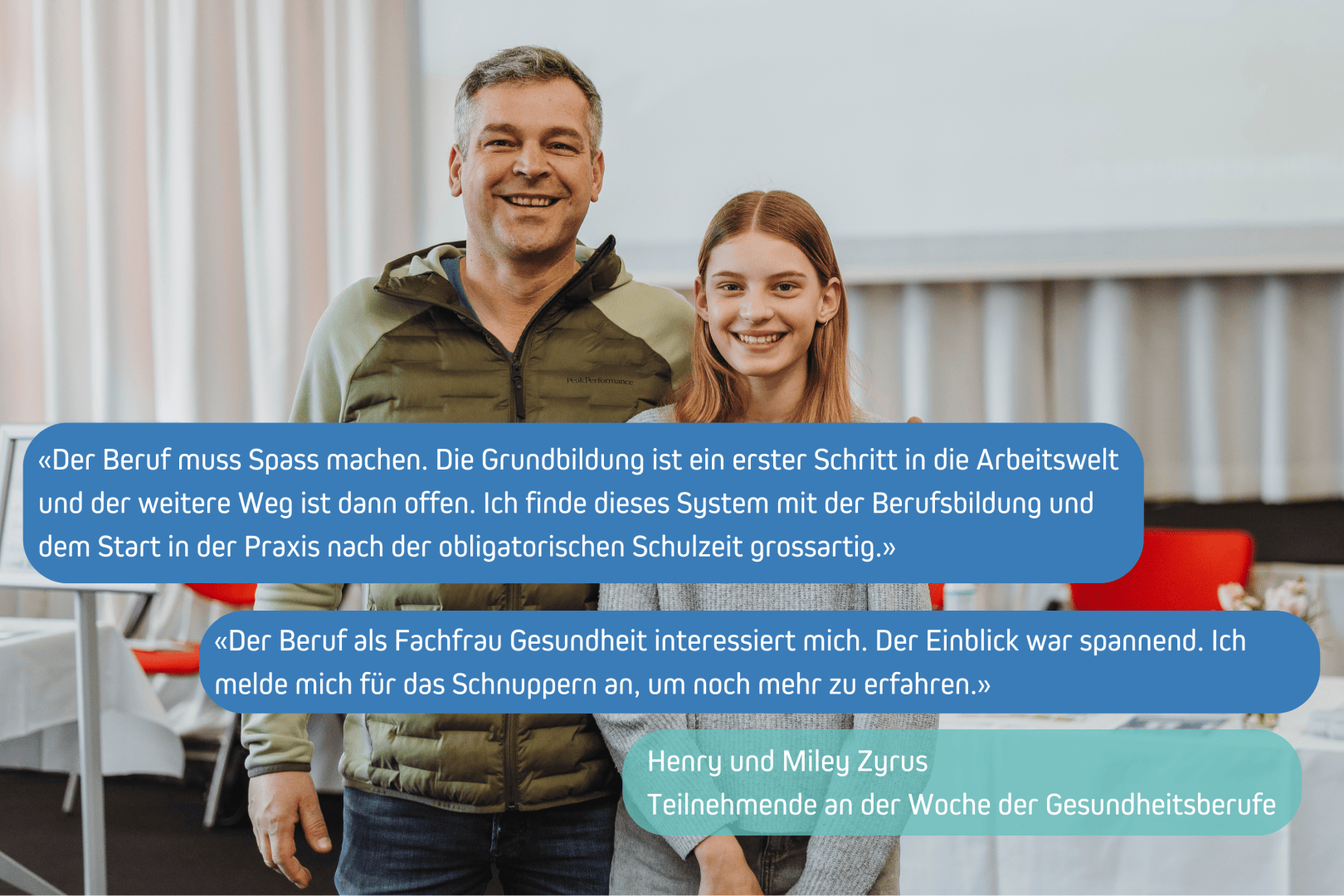 Ein lächelnder Mann und eine junge Frau stehen in einem Haus an einem Tisch. In Textkästen sind ihre Kommentare auf Deutsch über Berufe und Ausbildung zu lesen. Ihre Namen, Henry und Miley Zyrus, sind als Teilnehmer der Woche der Gesundheitsberufe gekennzeichnet.