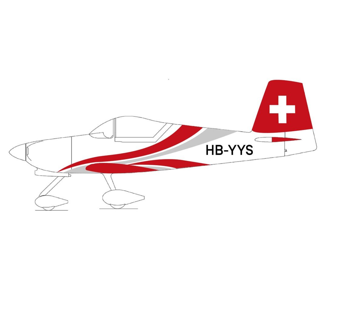 Seitenansicht eines Kleinflugzeugs mit roten und grauen, geschwungenen Streifen und dem Kennzeichen HB-YYS auf dem Rumpf sowie einer Schweizer Flagge am Heck.