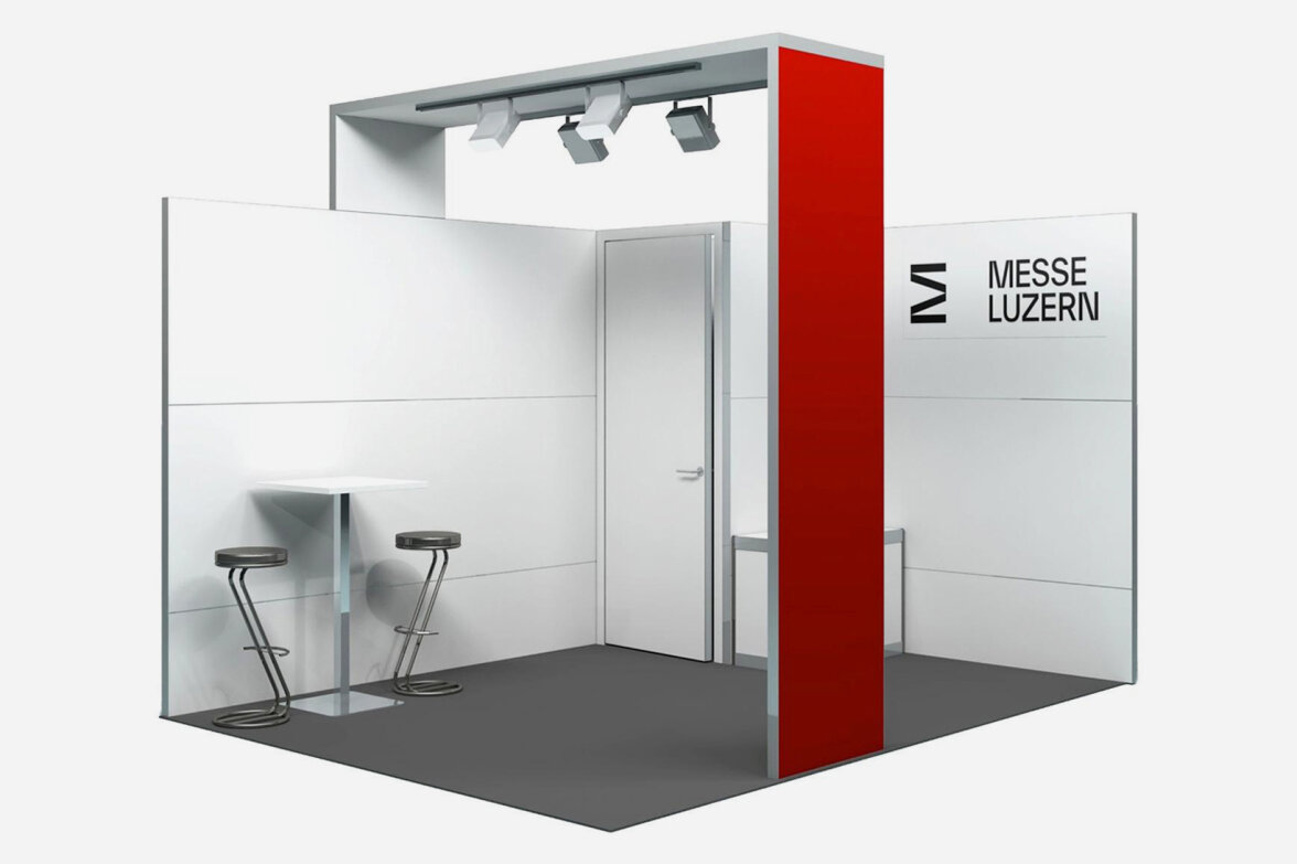 Visualisierung eines offenen Messestands mit zwei Barhockern, einem Stehtisch und roten sowie weissen Wandelementen mit dem Logo der Messe Luzern.